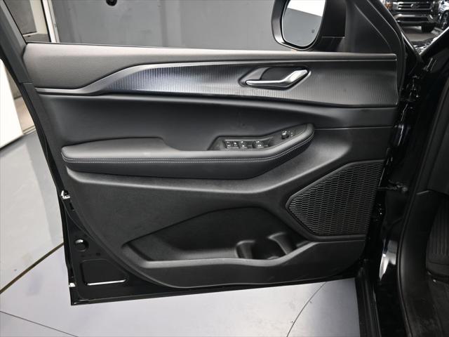 2025 Jeep Grand Cherokee GRAND CHEROKEE LAREDO 4X4