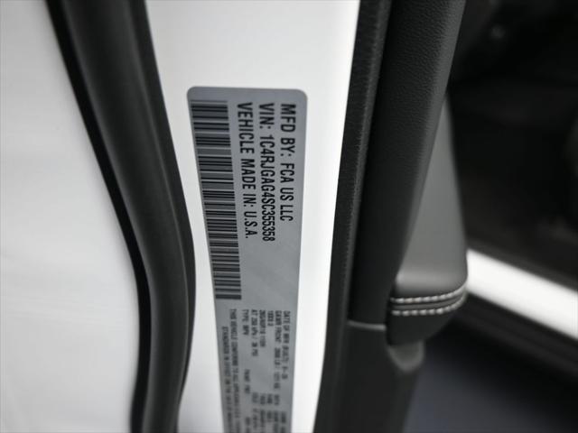 2025 Jeep Grand Cherokee GRAND CHEROKEE LAREDO X 4X2