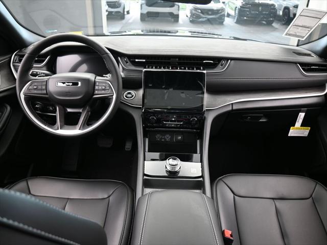 2025 Jeep Grand Cherokee GRAND CHEROKEE L LIMITED 4X2