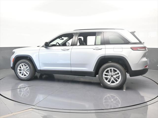 2025 Jeep Grand Cherokee GRAND CHEROKEE LAREDO X 4X2