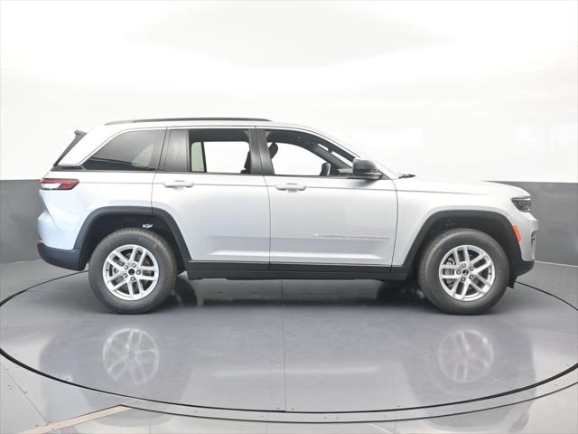 2025 Jeep Grand Cherokee GRAND CHEROKEE LAREDO X 4X2