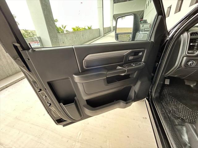 2024 RAM Ram 3500 Chassis Cab RAM 3500 TRADESMAN CHASSIS REGULAR CAB 4X2 60 CA 2024 RAM Ram 3500 Chassis Cab RAM 3500 TRADESMAN CHASSIS REGULAR CAB 4X2 60 CA