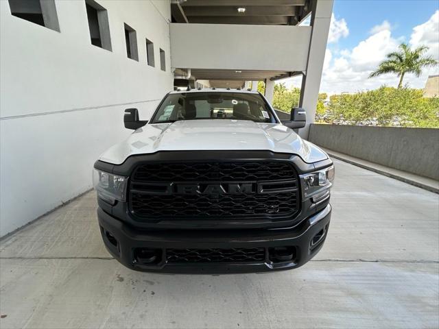 2024 RAM Ram 3500 Chassis Cab RAM 3500 TRADESMAN CHASSIS REGULAR CAB 4X2 60 CA