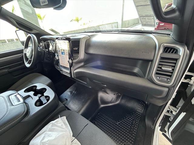 2024 RAM Ram 3500 Chassis Cab RAM 3500 TRADESMAN CHASSIS REGULAR CAB 4X2 60 CA 2024 RAM Ram 3500 Chassis Cab RAM 3500 TRADESMAN CHASSIS REGULAR CAB 4X2 60 CA