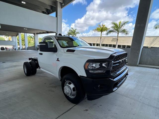 2024 RAM Ram 3500 Chassis Cab RAM 3500 TRADESMAN CHASSIS REGULAR CAB 4X2 60 CA 2024 RAM Ram 3500 Chassis Cab RAM 3500 TRADESMAN CHASSIS REGULAR CAB 4X2 60 CA