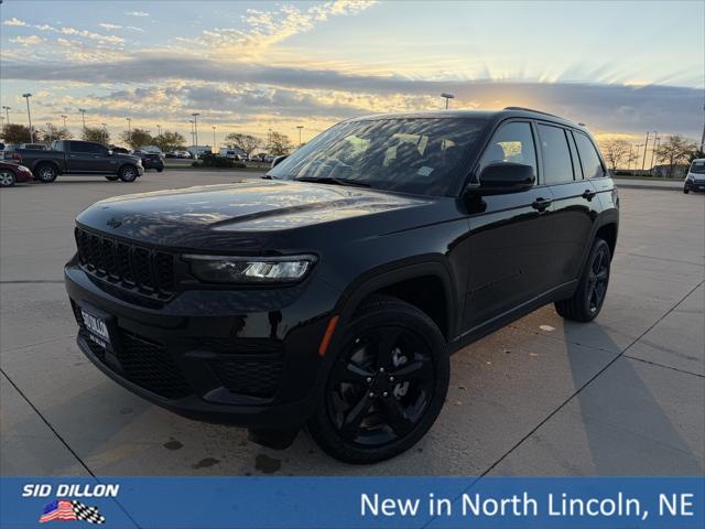 2025 Jeep Grand Cherokee GRAND CHEROKEE ALTITUDE 4X4 2025 Jeep Grand Cherokee GRAND CHEROKEE ALTITUDE 4X4