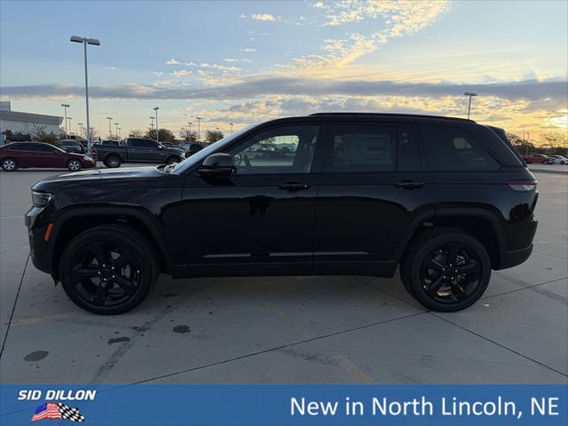 2025 Jeep Grand Cherokee GRAND CHEROKEE ALTITUDE 4X4 2025 Jeep Grand Cherokee GRAND CHEROKEE ALTITUDE 4X4