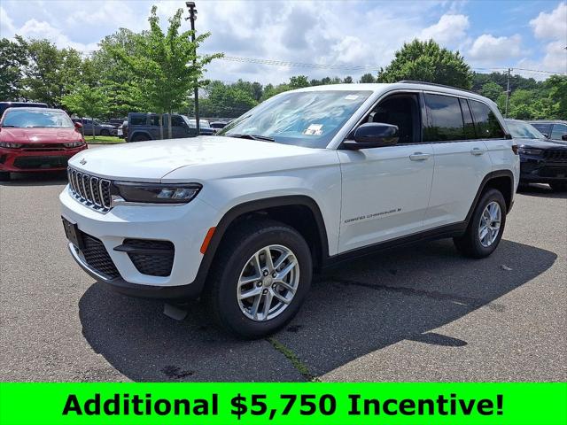 2025 Jeep Grand Cherokee GRAND CHEROKEE LAREDO X 4X4