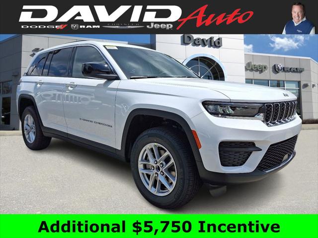 2025 Jeep Grand Cherokee GRAND CHEROKEE LAREDO X 4X4