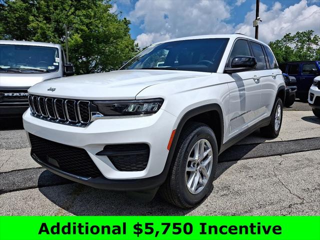 2025 Jeep Grand Cherokee GRAND CHEROKEE LAREDO X 4X4