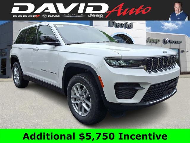 2025 Jeep Grand Cherokee GRAND CHEROKEE LAREDO X 4X4
