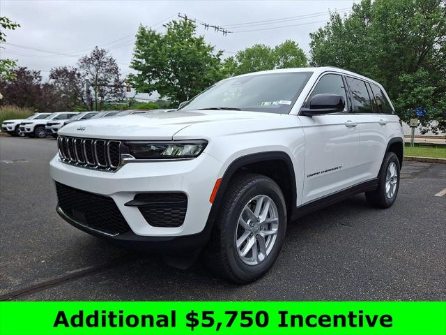 2025 Jeep Grand Cherokee GRAND CHEROKEE LAREDO X 4X4