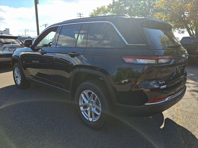 2025 Jeep Grand Cherokee GRAND CHEROKEE LAREDO X 4X4