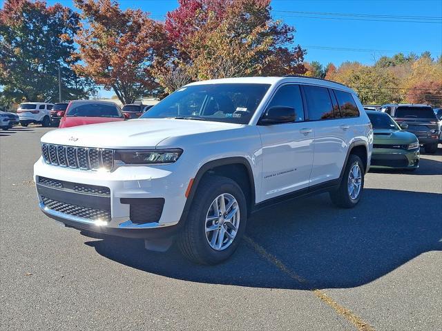 2025 Jeep Grand Cherokee GRAND CHEROKEE L LAREDO 4X4