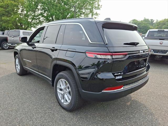 2025 Jeep Grand Cherokee GRAND CHEROKEE LAREDO X 4X4
