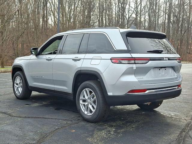 2025 Jeep Grand Cherokee GRAND CHEROKEE LAREDO X 4X4