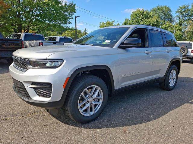 2025 Jeep Grand Cherokee GRAND CHEROKEE LAREDO X 4X4 2025 Jeep Grand Cherokee GRAND CHEROKEE LAREDO X 4X4