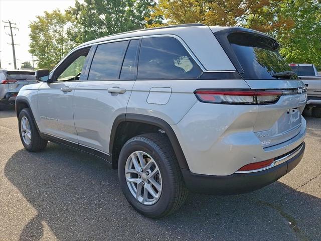 2025 Jeep Grand Cherokee GRAND CHEROKEE LAREDO X 4X4 2025 Jeep Grand Cherokee GRAND CHEROKEE LAREDO X 4X4