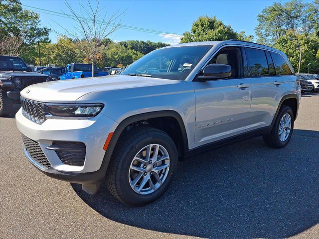 2025 Jeep Grand Cherokee GRAND CHEROKEE LAREDO X 4X4 2025 Jeep Grand Cherokee GRAND CHEROKEE LAREDO X 4X4