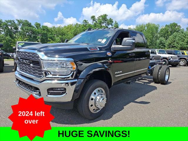 2024 RAM Ram 5500 Chassis Cab RAM 5500 LIMITED CHASSIS CREW CAB 4X4 60 CA