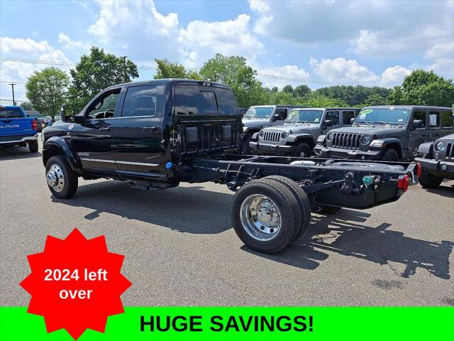 2024 RAM Ram 5500 Chassis Cab RAM 5500 LIMITED CHASSIS CREW CAB 4X4 60 CA