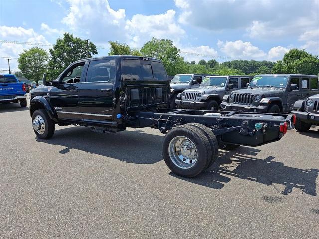 2024 RAM Ram 5500 Chassis Cab RAM 5500 LIMITED CHASSIS CREW CAB 4X4 60 CA 2024 RAM Ram 5500 Chassis Cab RAM 5500 LIMITED CHASSIS CREW CAB 4X4 60 CA