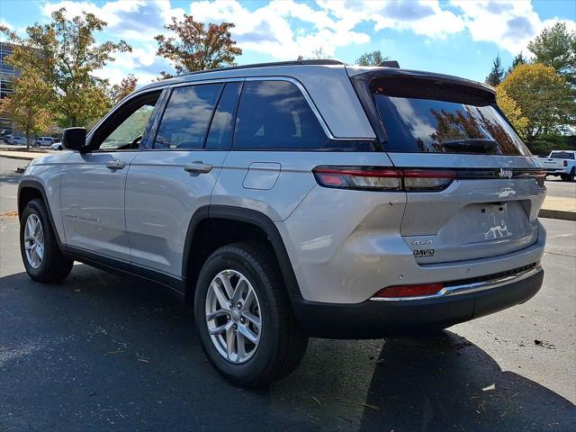 2025 Jeep Grand Cherokee GRAND CHEROKEE LAREDO X 4X4