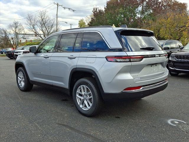 2025 Jeep Grand Cherokee GRAND CHEROKEE LAREDO X 4X4