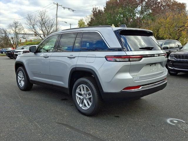 2025 Jeep Grand Cherokee GRAND CHEROKEE LAREDO X 4X4 2025 Jeep Grand Cherokee GRAND CHEROKEE LAREDO X 4X4