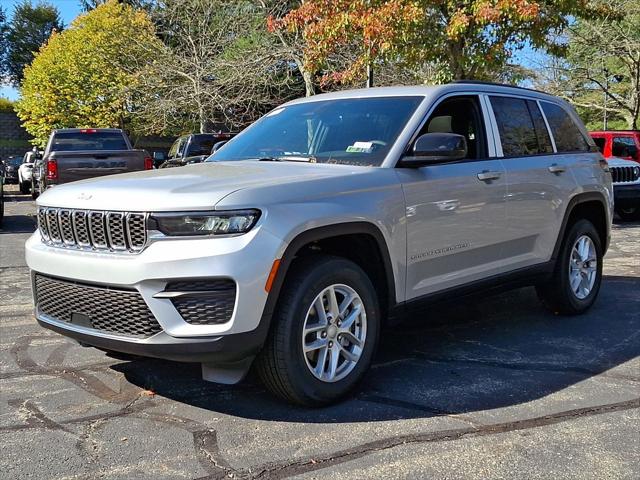 2025 Jeep Grand Cherokee GRAND CHEROKEE LAREDO X 4X4