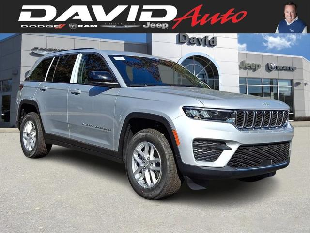 2025 Jeep Grand Cherokee GRAND CHEROKEE LAREDO X 4X4