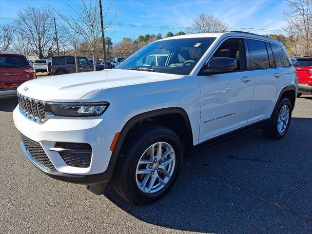 2025 Jeep Grand Cherokee GRAND CHEROKEE LAREDO X 4X4