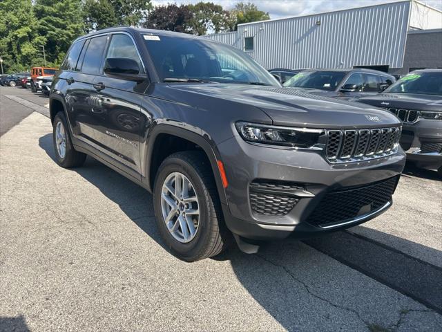 2025 Jeep Grand Cherokee GRAND CHEROKEE LAREDO X 4X4