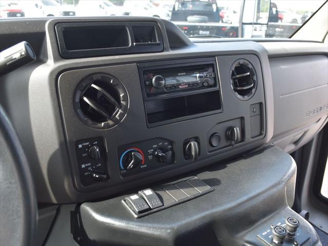 2017 Ford E-450 Cutaway Base