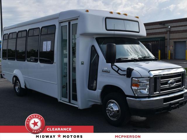 2017 Ford E-450 Cutaway Base