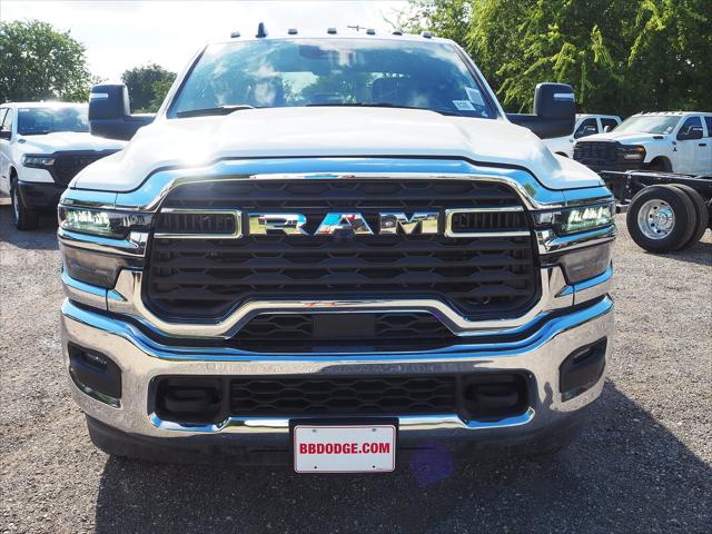 2025 RAM Ram 3500 Chassis Cab RAM 3500 TRADESMAN CREW CAB CHASSIS 4X4 60 CA