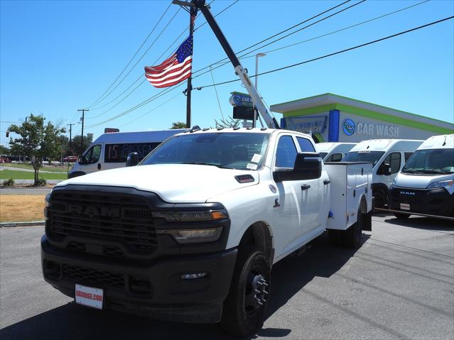 2025 RAM Ram 3500 Chassis Cab RAM 3500 TRADESMAN CREW CAB CHASSIS 4X4 60 CA
