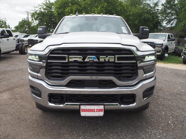 2025 RAM Ram 3500 Chassis Cab RAM 3500 TRADESMAN CREW CAB CHASSIS 4X4 60 CA