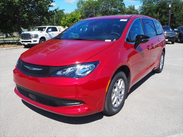 2025 Chrysler Voyager VOYAGER LX