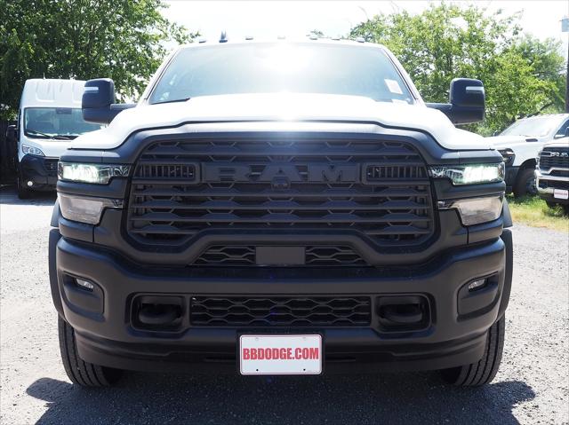 2025 RAM Ram 5500 Chassis Cab RAM 5500 TRADESMAN CHASSIS CREW CAB 4X4 84 CA 2025 RAM Ram 5500 Chassis Cab RAM 5500 TRADESMAN CHASSIS CREW CAB 4X4 84 CA