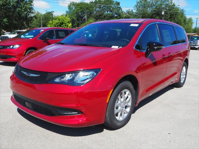 2025 Chrysler Voyager VOYAGER LX