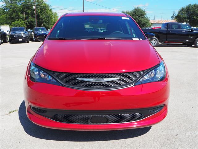 2025 Chrysler Voyager VOYAGER LX