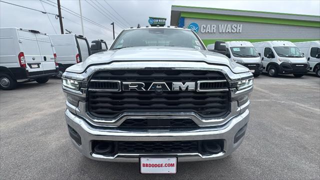 2026 RAM Ram 5500 Chassis Cab RAM 5500 TRADESMAN CHASSIS CREW CAB 4X4 84 CA
