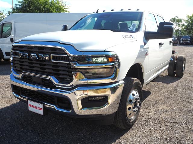 2026 RAM Ram 3500 Chassis Cab RAM 3500 TRADESMAN CREW CAB CHASSIS 4X4 60 CA