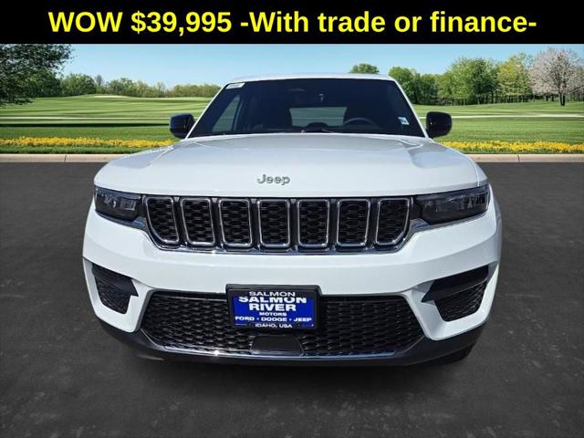 2025 Jeep Grand Cherokee GRAND CHEROKEE LAREDO X 4X4