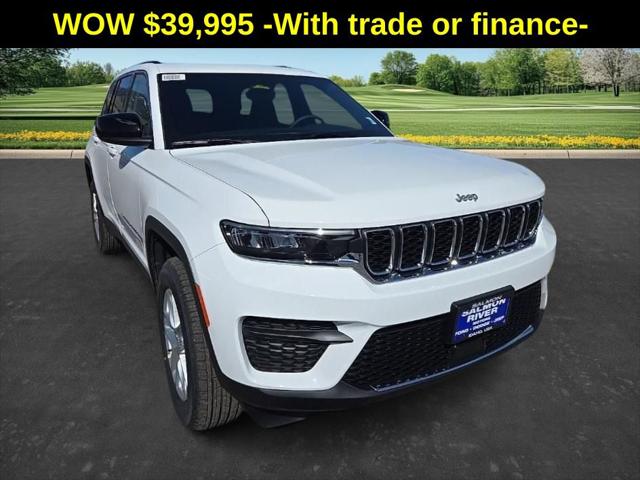 2025 Jeep Grand Cherokee GRAND CHEROKEE LAREDO X 4X4