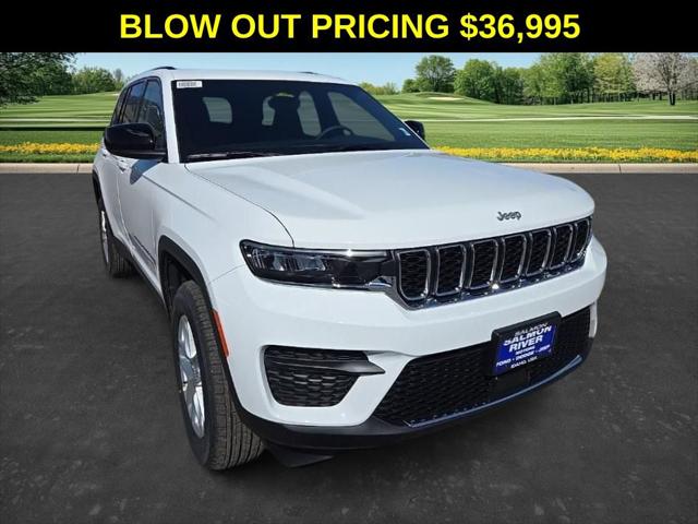 2025 Jeep Grand Cherokee GRAND CHEROKEE LAREDO X 4X4