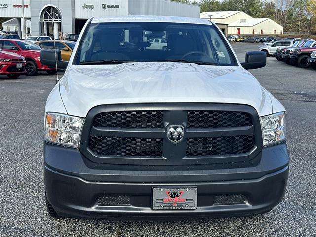 2024 RAM 1500 Classic Tradesman Crew Cab 4x2 57 Box 2024 RAM 1500 Classic Tradesman Crew Cab 4x2 57 Box