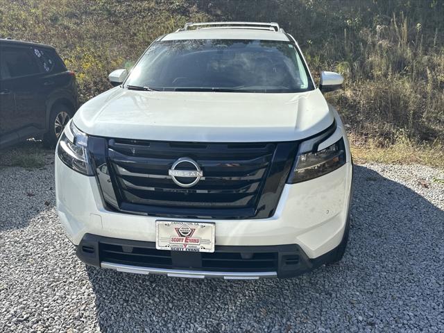 2024 Nissan Pathfinder SL FWD