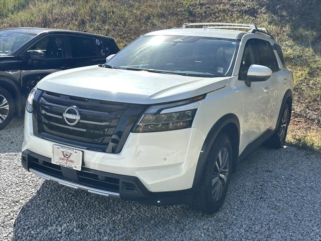 2024 Nissan Pathfinder SL FWD